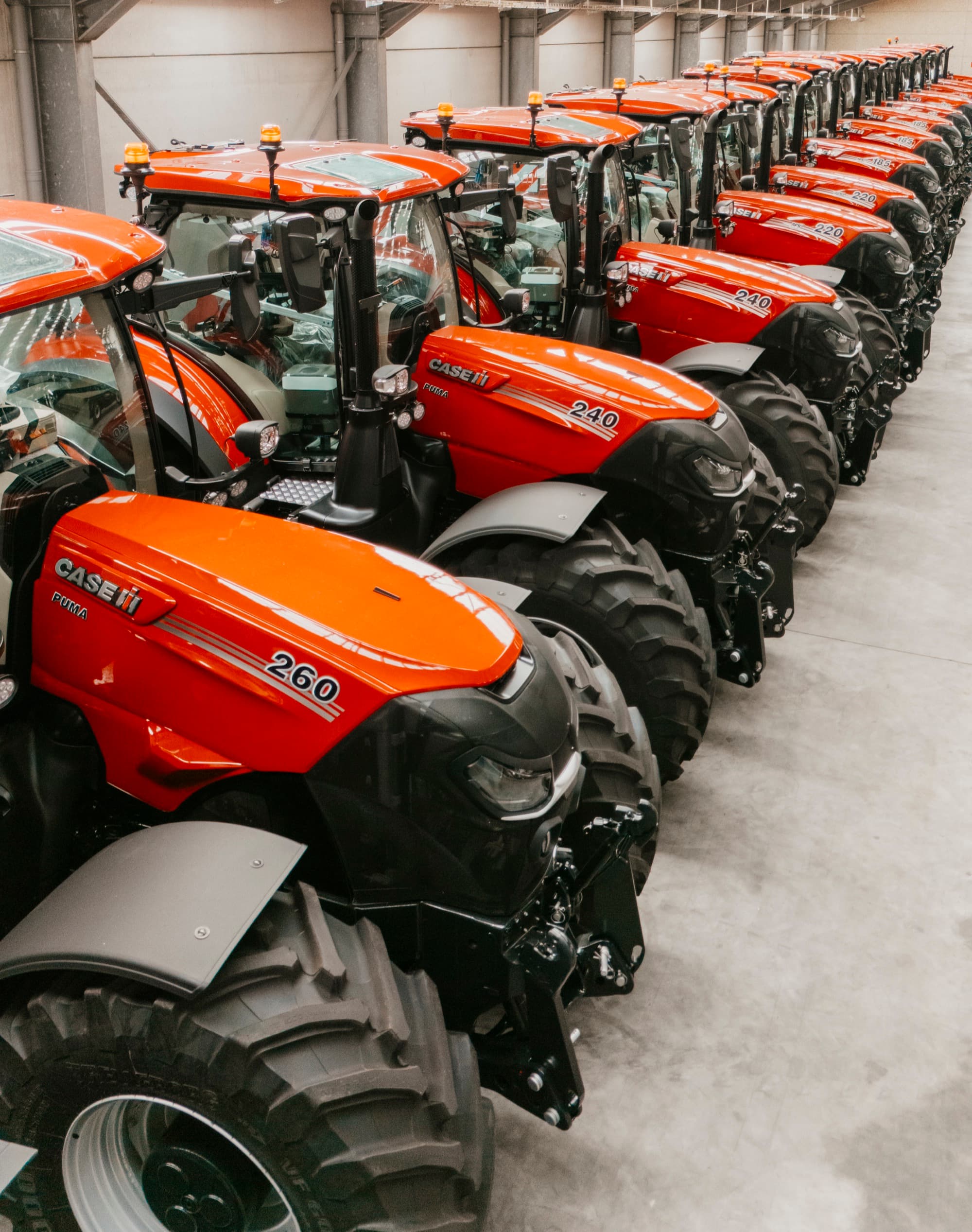 Rijen Case IH tractoren van bovenaf